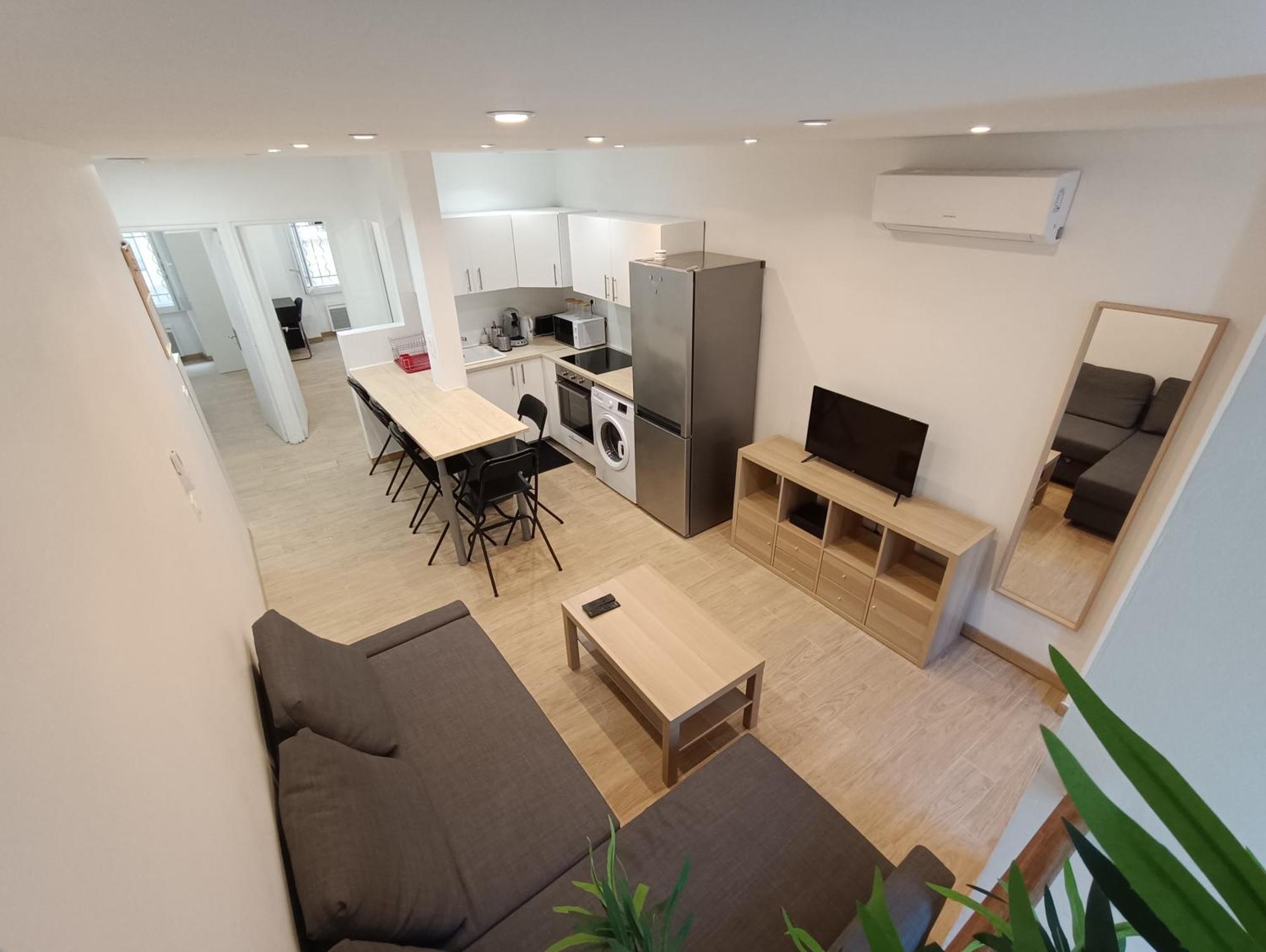 T3 Renove Avec Cour, Intra Muros